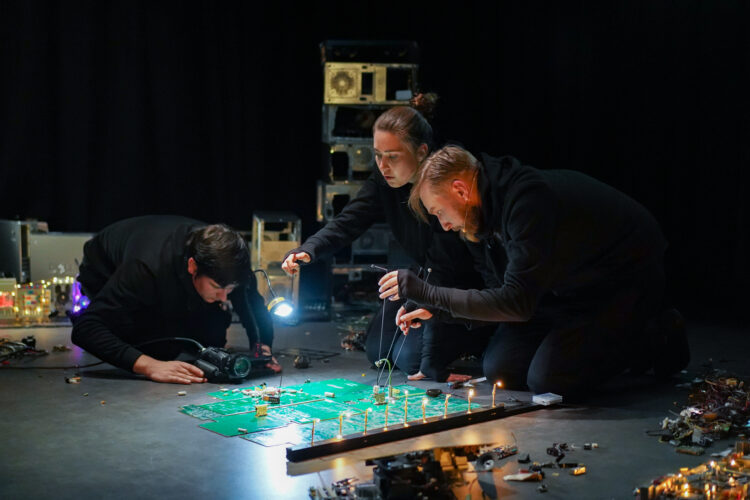 Escena de The Big Bang Cubit