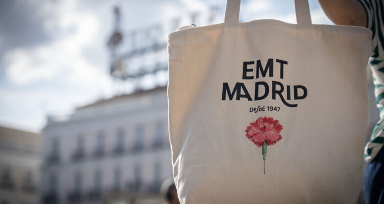 Tote Bag de la colección especial de EMT Madrid para festejar San Isidro