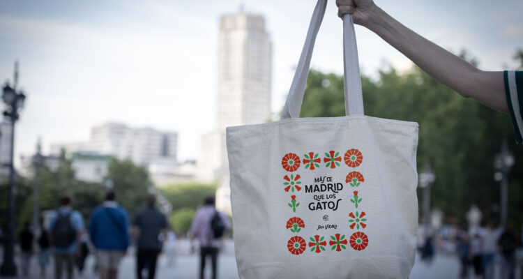 Tote Bag de la colección especial de EMT Madrid para festejar San Isidro