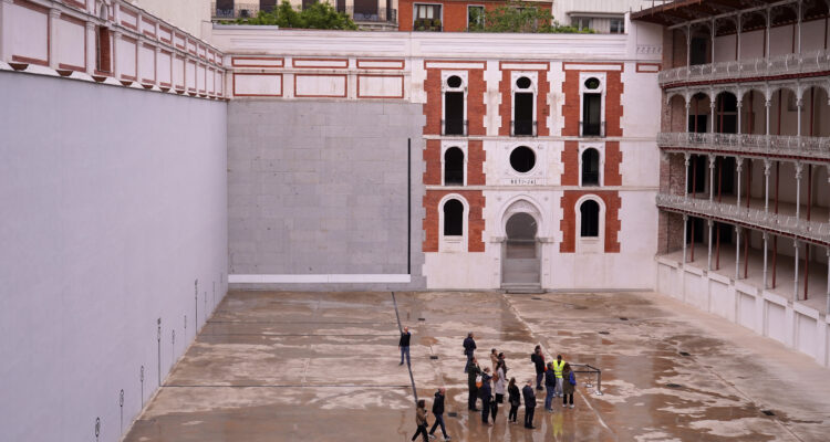 Visitantes del Frontón Beti Jai, espacio incluido en el nuevo mapa Anda Madrid