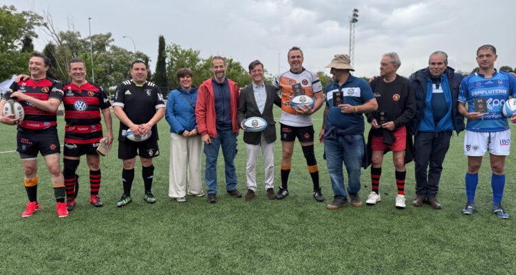 Martínez Páramo en la entrega de trofeos del VI Torneo Solidario de Rugby de Veteranos