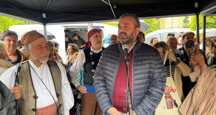 Marta Rivera de la Cruz y Carlos Segura en las Fiestas de las Mayas