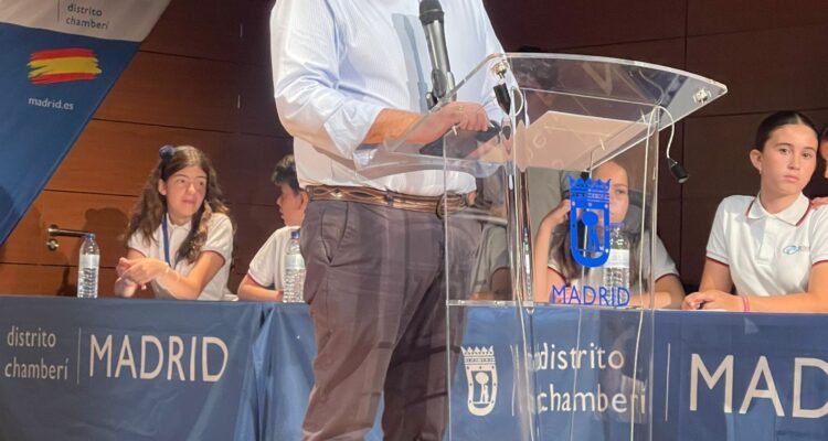 Jaime González Taboada durante la Competición Escolar de Oratoria