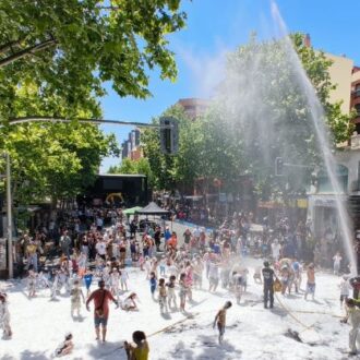Baño de espuma en el Día de la Infancia en Tetuán