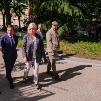 Almeida visita la remodelación del paseo de Federico García Lorca