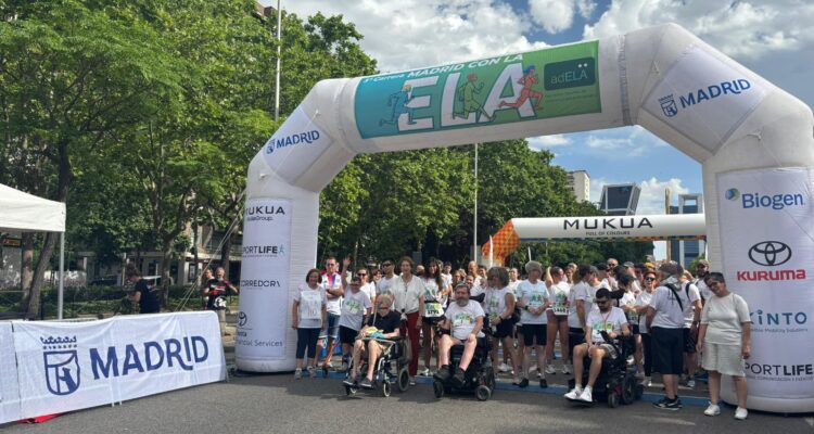 Participantes de la Carrera Madrid con la ELA