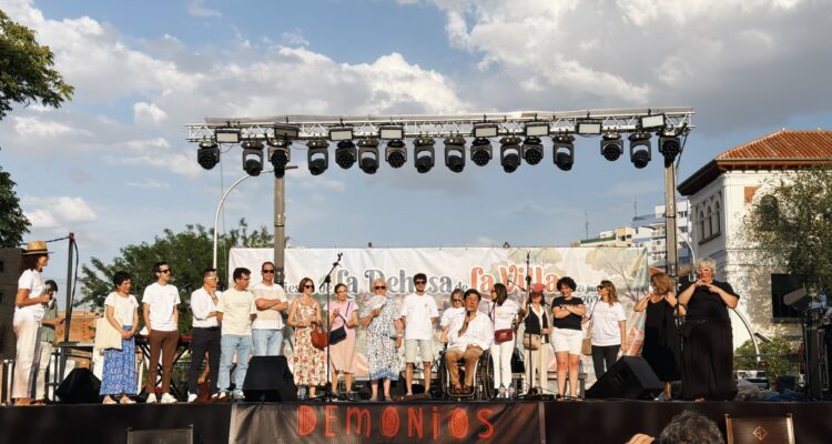1.Fanjul en la lectura del pregón de fiestas Dehesa de la Villa con Fundación Masnatur