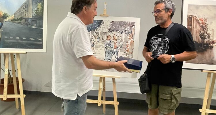 El concejal Jaime González Taboada en la entrega de premios del Certamen de Pintura Rápida de Primavera