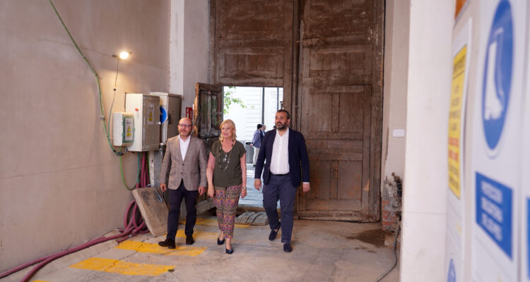 García Romero, Fernández y Segura visitan las obras del Palacio de la Duquesa de Sueca para habilitar dos nuevos equipamientos sociales