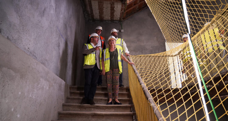 García Romero, Fernández y Segura visitan las obras del Palacio de la Duquesa de Sueca para habilitar dos nuevos equipamientos sociales