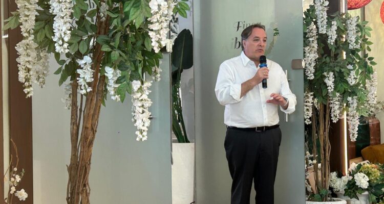 Jaime González Taboada ha acompañado a los usuarios de los centros de mayores en la excursión a Aranjuez