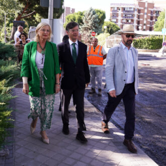 La delegada de Obras y Equipamientos, Paloma García Romero, presenta la Operación Asfalto 2026