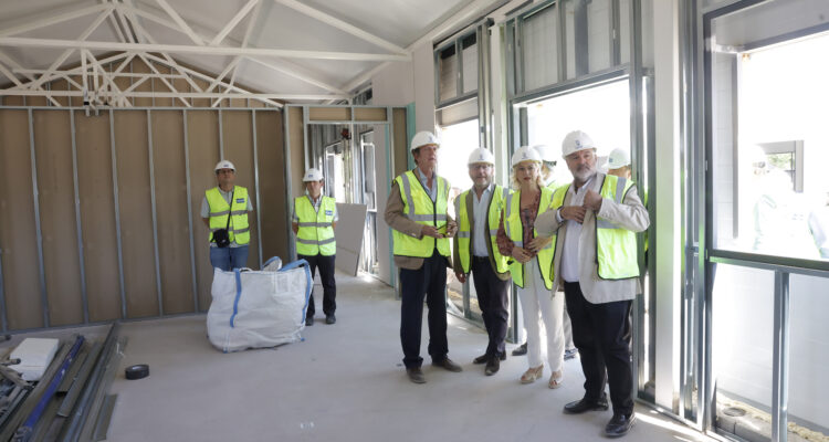 García Romero y Fernández visitan las obras del nuevo centro de acogida para personas sin hogar