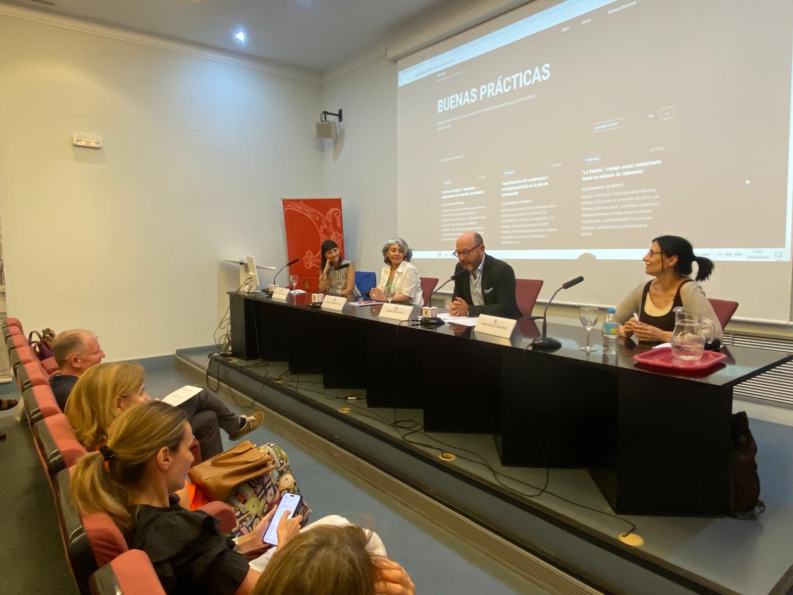 El delegado de Políticas Sociales, Familia e Igualdad, José Fernández, en la presentación de los resultados del proyecto en conjunto con la Universidad Complutense de Madrid 