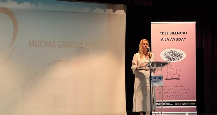 Nadia Álvarez en la jornada 'Del silencio a la ayuda'