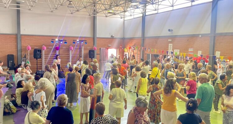 Fin de curso en los centros de mayores de Hortaleza