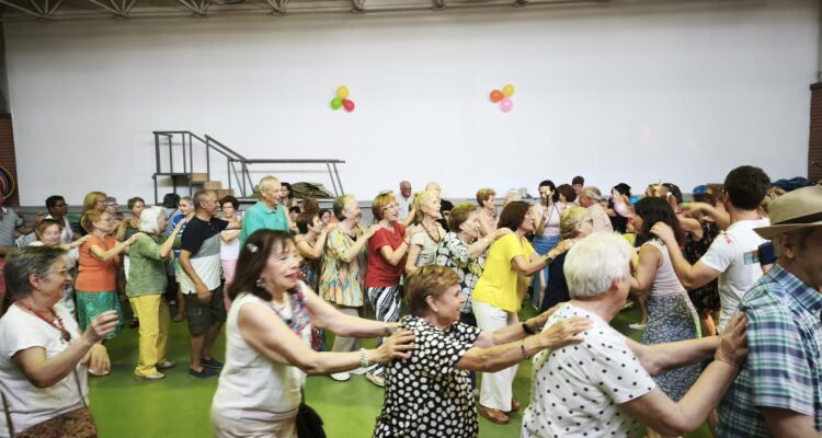 Fin de curso en los centros de mayores de Hortaleza