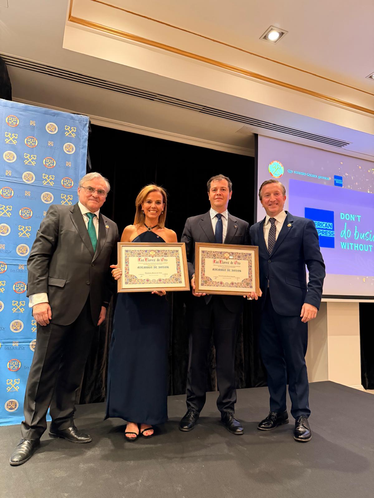 Maíllo recibe un reconocimiento de la sección española de conserjes de hotel Les Clefs d'Or 