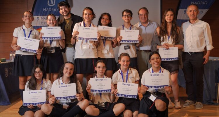 Campeón, subcampeón y mejor oradora del primer Certamen de Debate Escolar de Chamberí