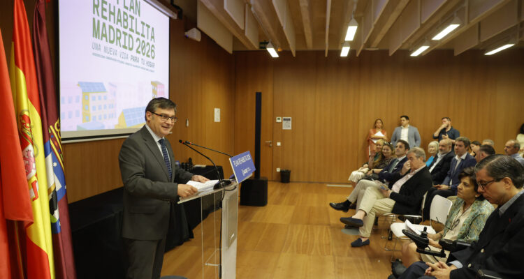 González durante la presentación del Plan Rehabilita Madrid 2026