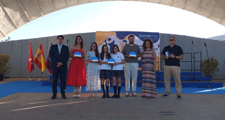 El concejal de Hortaleza, David Pérez, ha participado en el XIII Acto de Reconocimiento Escolar del distrito