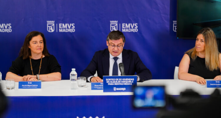Momento del sorteo de la promoción Iberia Loreto 1 de EMVS Madrid