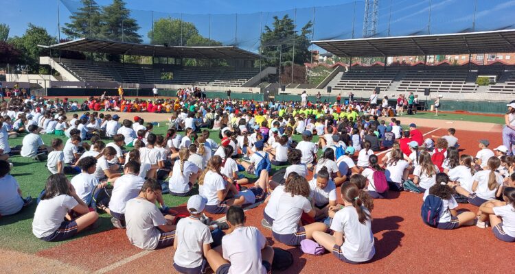 735 alumnos de 16 centros educativos del distrito han participado en la IX Jornada de Inclusión Deportiva