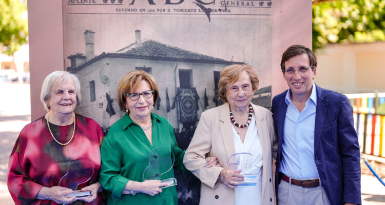 El alcalde de Madrid, José Luis Martínez-Almeida, preside el acto de celebración del 75º aniversario de la adhesión de El Pardo y Fuencarral a Madrid