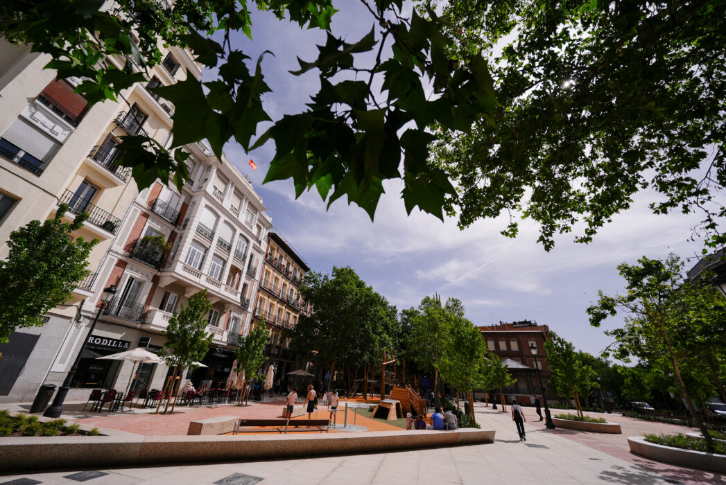 La recién reformada plaza de Chamberí