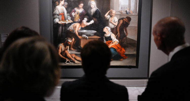 Almeida inaugura la exposición ‘Arte y misericordia. El Barroco de la Santa Caridad de Sevilla en Madrid’