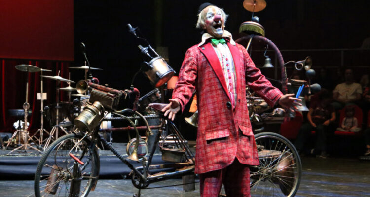 Imagen del espectáculo del payaso y musicólogo Fran Fuman