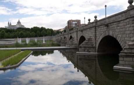 Imagen del Puente de Segovia, uno de os símbolos del distrito de Latina