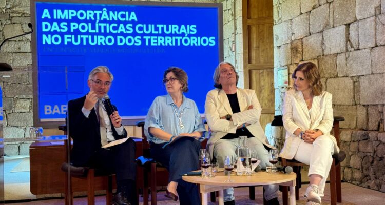 La delegada de Cultura, Turismo y Deporte, Marta Rivera de la Cruz, en el encuentro ‘La importancia de las políticas culturales en el futuro de los territorios’, organizado en el marco del festival BABELL en Oporto