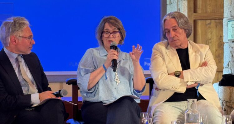 La delegada de Cultura, Turismo y Deporte, Marta Rivera de la Cruz, en el encuentro ‘La importancia de las políticas culturales en el futuro de los territorios’, organizado en el marco del festival BABELL en Oporto