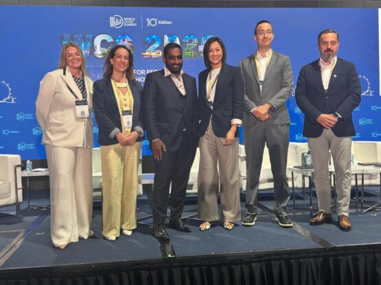 Sánchez Cervera junto con otros participantes en la World Cities Summer Singapur