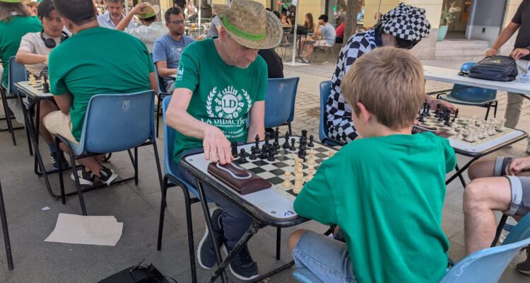 Participantes del Festival de Juegos Mentales de distrito Centro