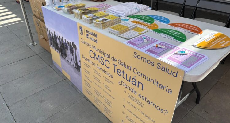 Imagen de los abanicos y los folletos de la campaña