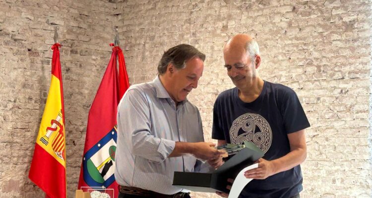 El concejal del distrito, Jaime González Taboada, ha entregado los trofeos y diplomas a los ganadores y finalistas de las competiciones
