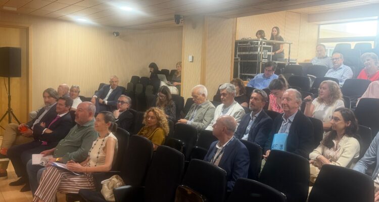 La delegada de Economía, Innovación y Hacienda, Engracia Hidalgo, ha participado hoy en la tercera sesión del Consejo Sectorial de Comercio y Hostelería de Madrid
