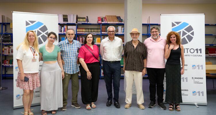 Foto de familia en la presentación del certamen Julio Verne 11