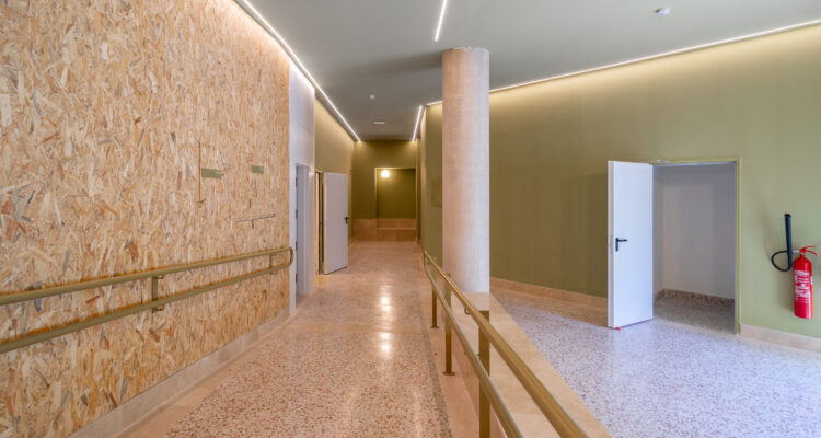 Zona estancial común de promoción Vallecas 62