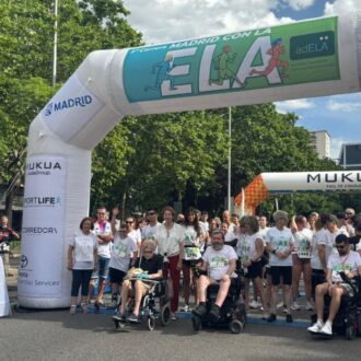 Participantes de la Carrera Madrid con la ELA