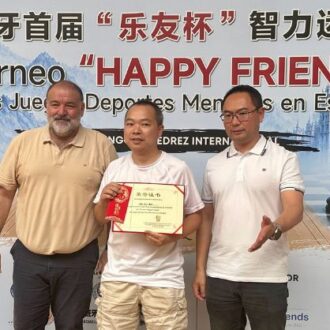 El concejal de Vicálvaro, Ángel Ramos, en la clausura del Torneo Happy Friends de Juegos y Deportes Mentales