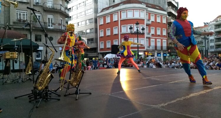 Imagen del espectáculo 'Sueños encantados', de la compañía Tchyminigagua