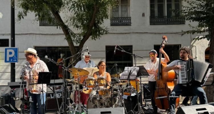 La banda Línea 12, ganadora del III Certamen de Microconciertos Destino San Cayetano
