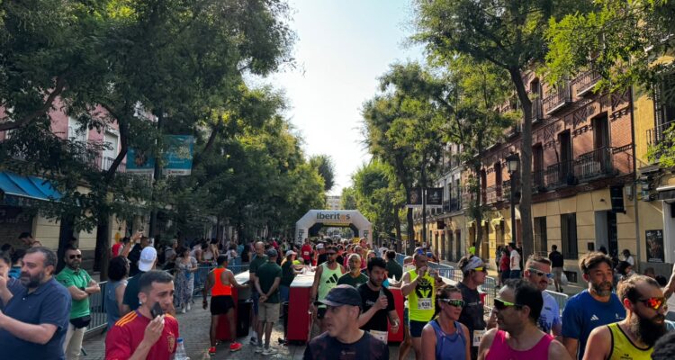 Corredores de la carrera del XLIV Trofeo de San Lorenzo en Lavapiés