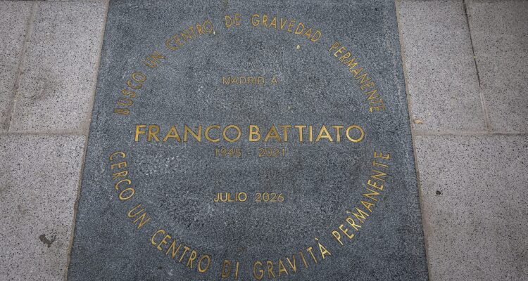 Placa dedicada al artista italiano Franco Battiato