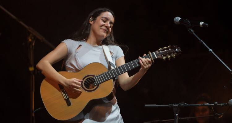 Imagen del concierto de Valeria Castro en Veranos de la Villa