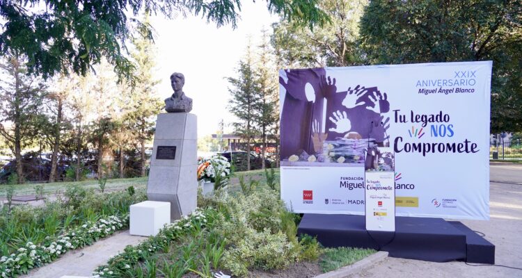 Homenaje a Miguel Ángel Blanco en el parque que lleva su nombre en el distrito de Chamartín