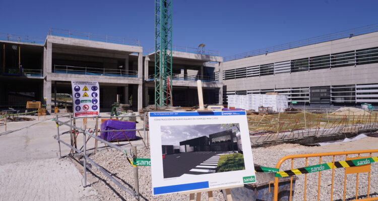 La vicealcaldesa, Inma Sanz, ha visitado los trabajos del nuevo aulario del CIFSE junto a la delegada de Obras y Equipamientos y el concejal de Latina